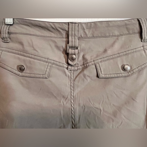 Athleta Dipper Hiking Walking Bermuda Shorts Sz 8 - Picture 6 of 7